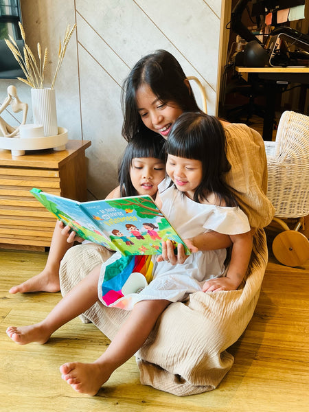 Bé Sings and Learns Vietnamese Music Book