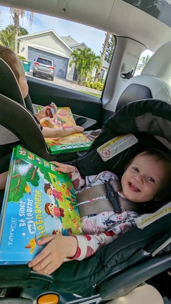 Bé Sings and Learns Vietnamese Music Book